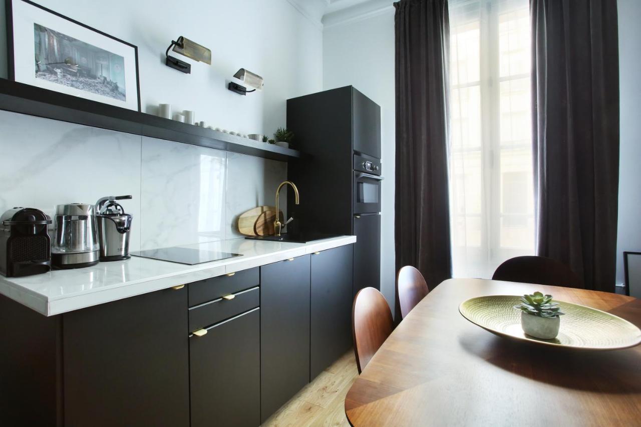 Apartment Champ De Mars - Tour Eiffel By Studio Prestige Париж Экстерьер фото